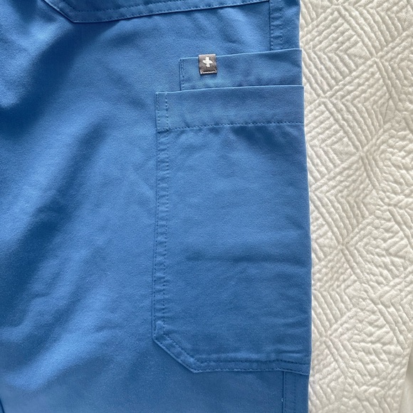 Figs 2pc Set Top&Pants - Picture 11 of 15